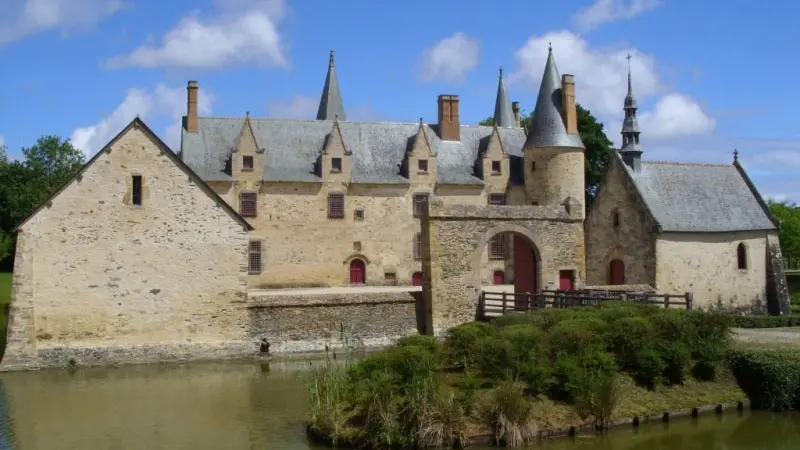 Le Bois Orcan : château des XIVe et Xve siècles, Jardin médiéval et L'Athanor, Musée et Parc de sculpture d'Etienne Martin