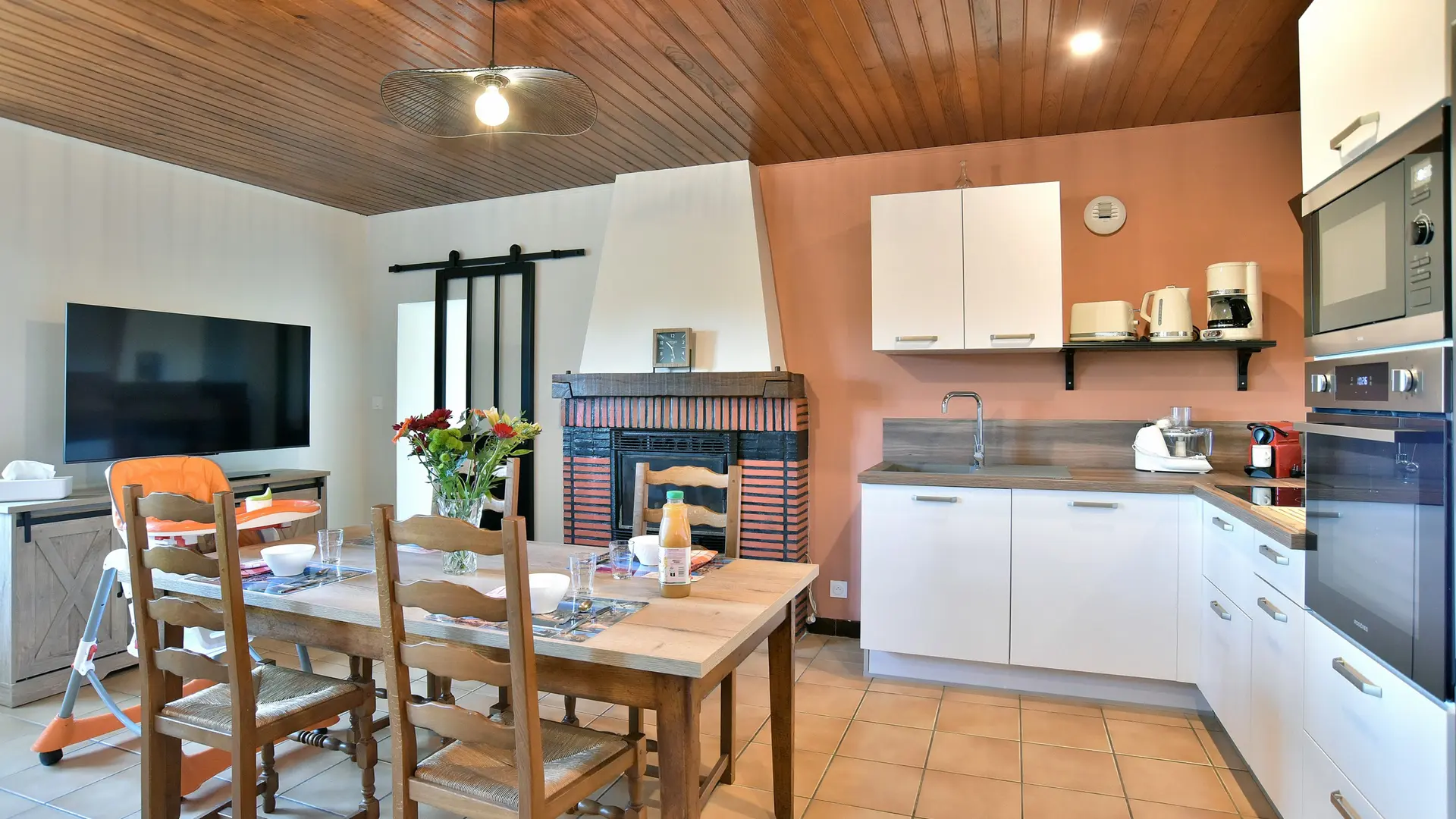 Location - Gîte de la Bosse Besnard - St Marcan -Pièce principale