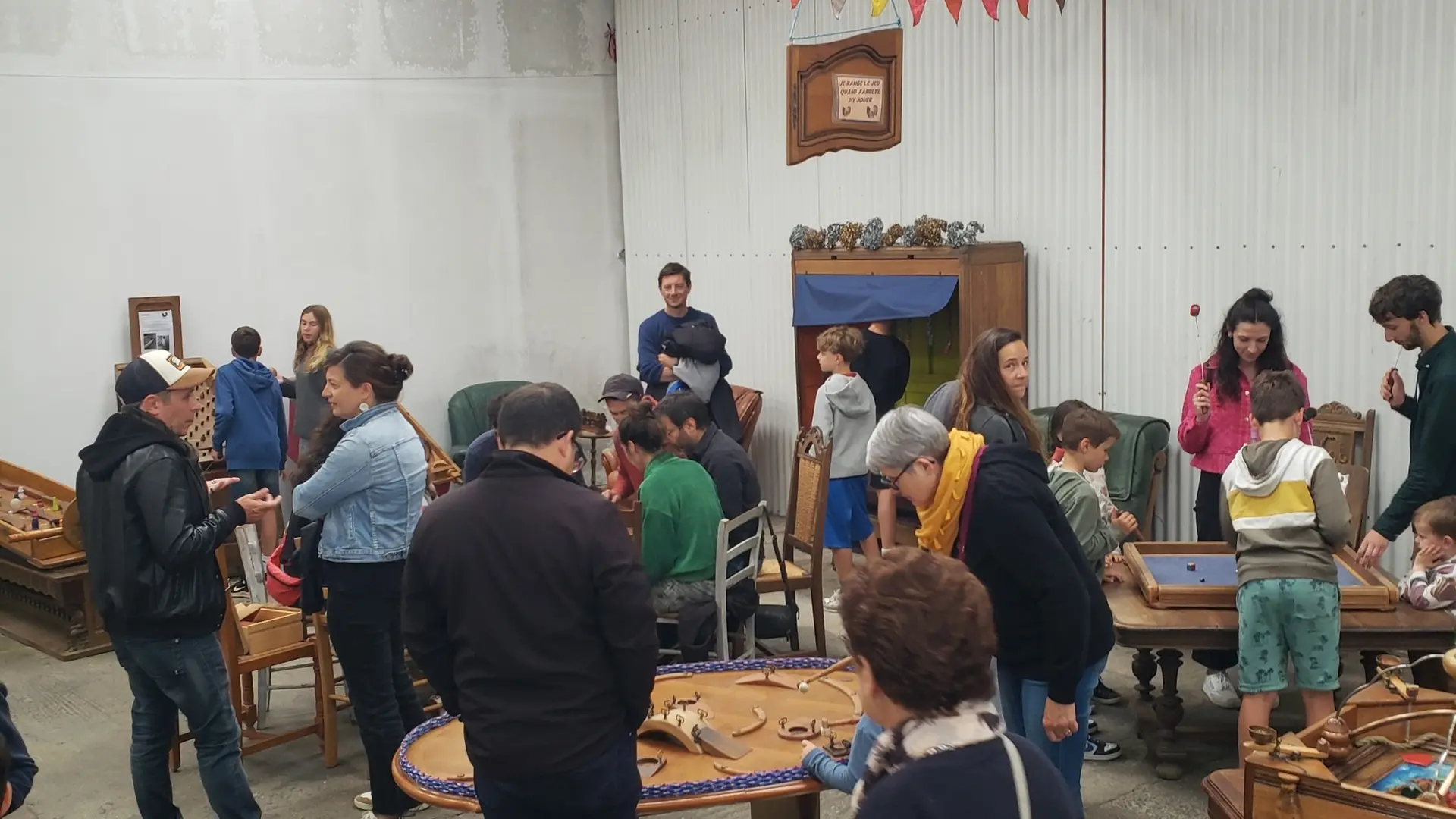 Salle avec jeux d'adresse