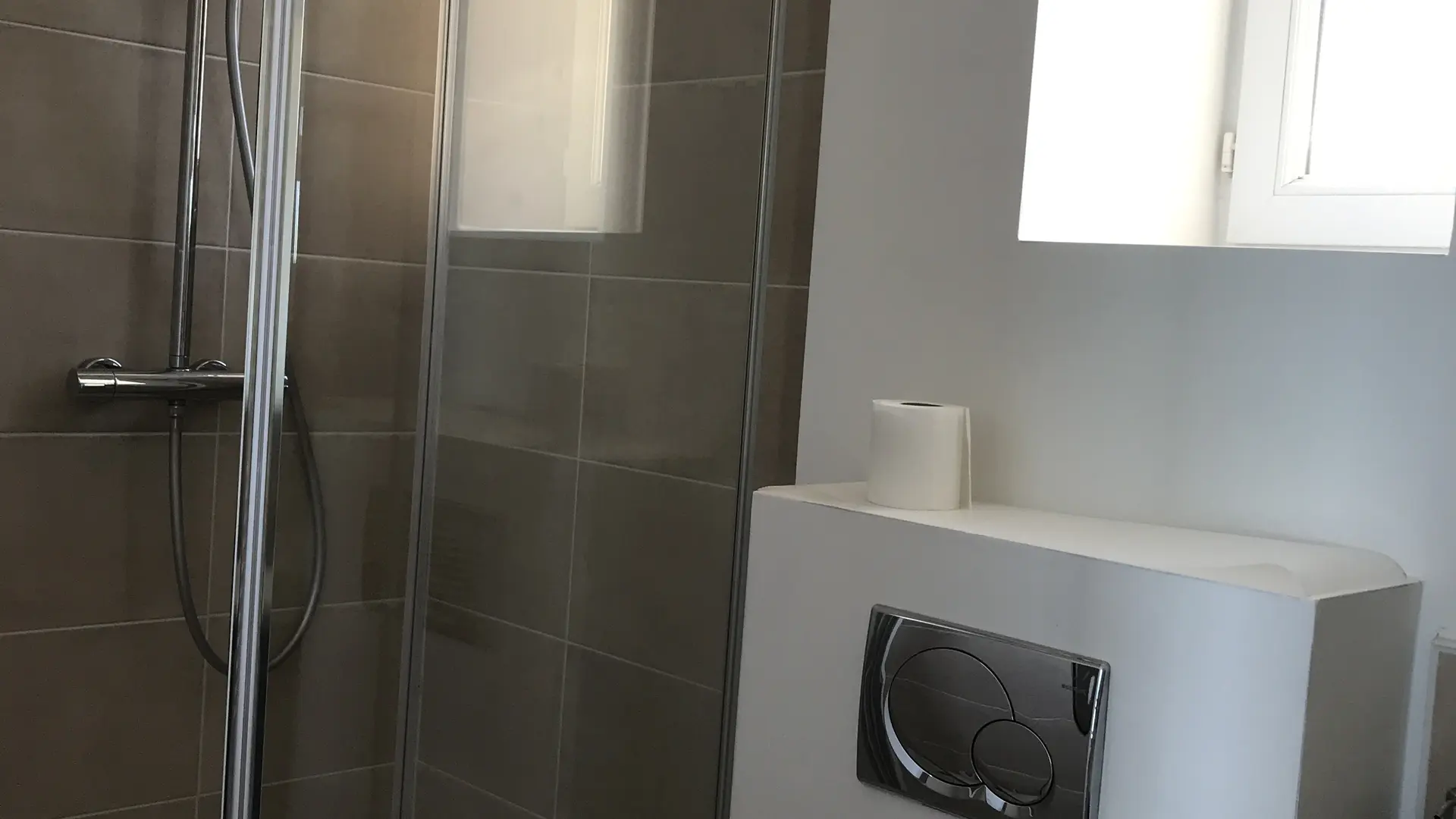 Location - La Varde - Saint-Malo -Salle d'Eau WC Etage