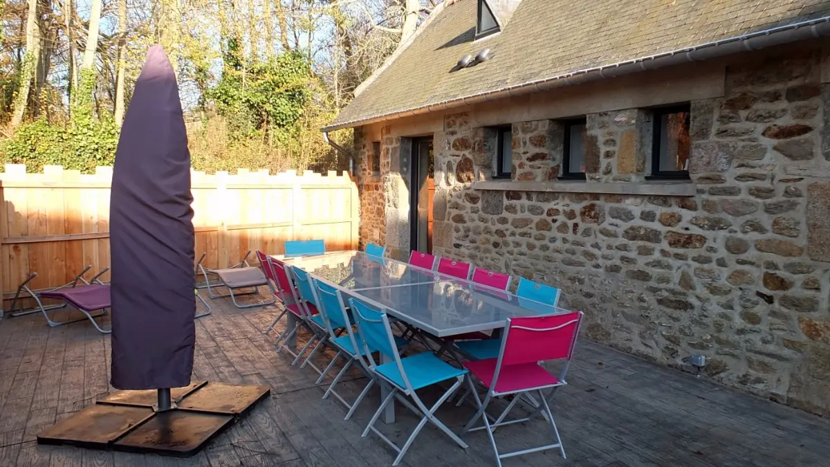 Terrasse- Les Coccinelles - Le Val es Bouilli - St Jouan des Guérets