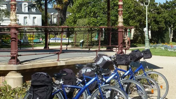 VTC Velos Bleus 21 V  avec équipements - Vélos Bleus - Saint-Malo