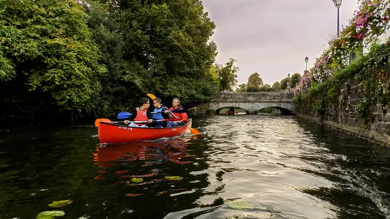 Visites guidées en canoë Montfort au crépuscule