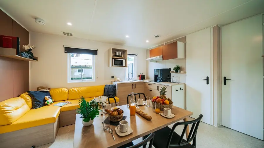 camping-emeraude-cottage-prestige-salon