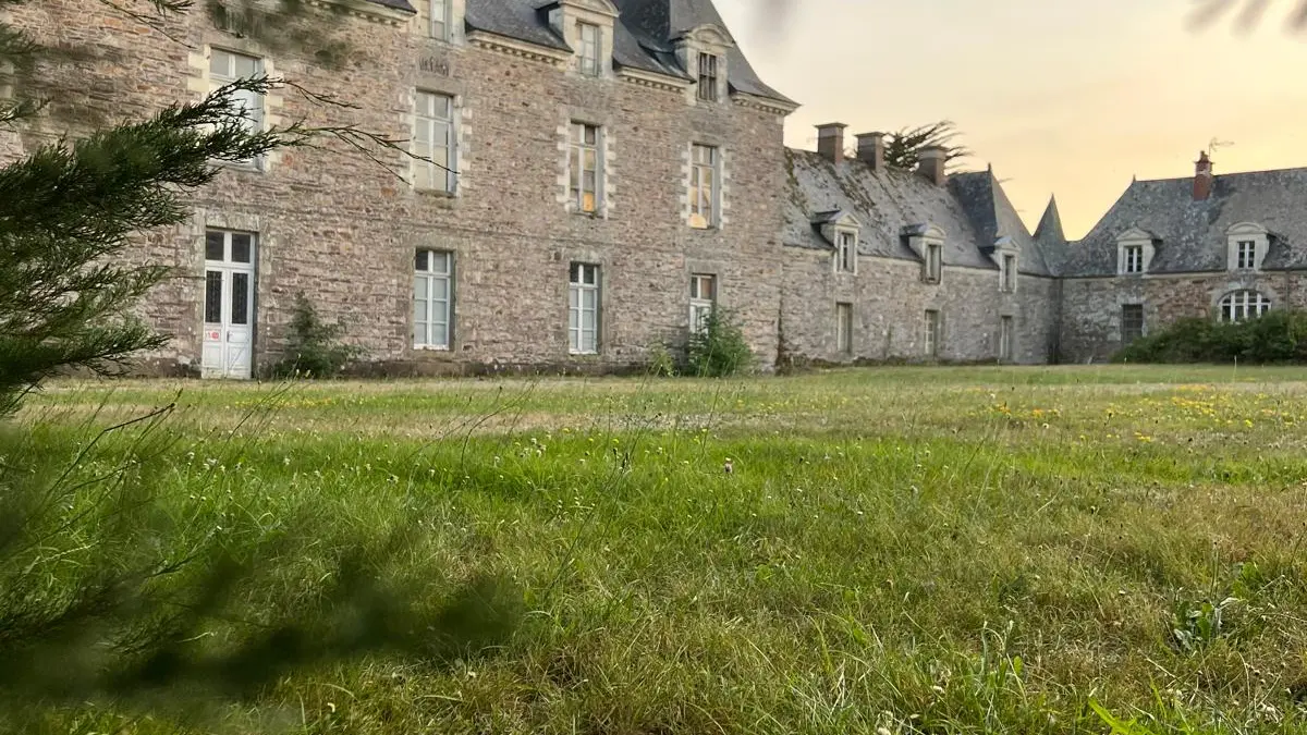 Golden Hour - Château du Bouëxic