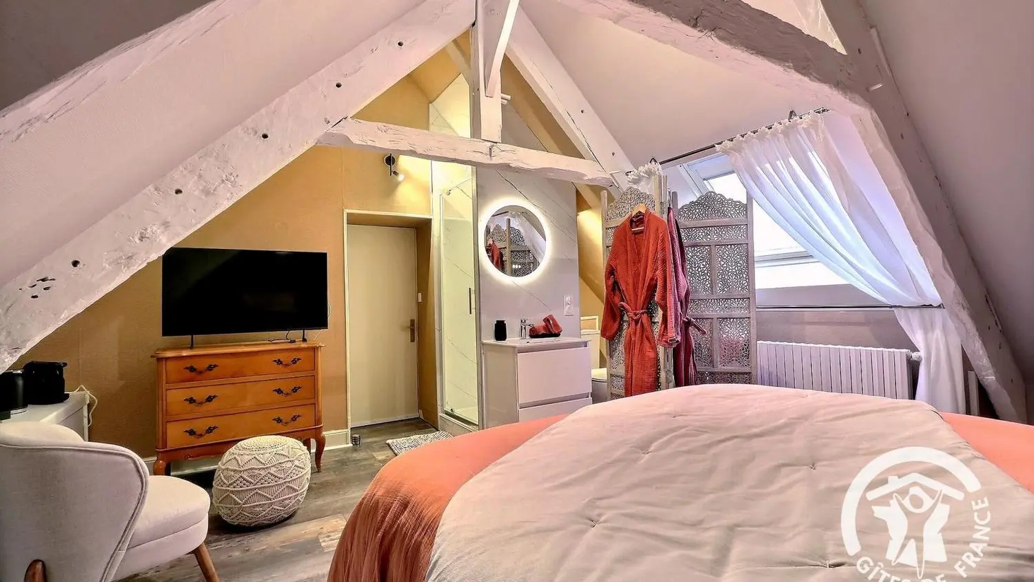 Chambres d'hôtes - Les Hôtes de la Motte - St Jouan - vue exchambre 4  l aurore