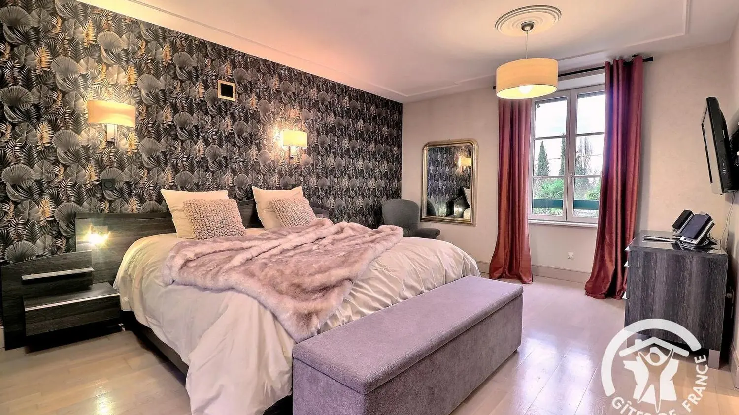 Chambres d'hôtes - Les Hôtes de la Motte - St Jouan - vuechambres 1 suite ébène