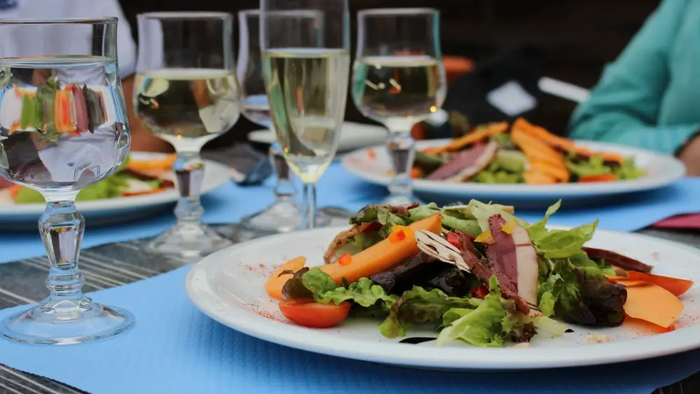 diner-repas-plat-auberge du château-fougères