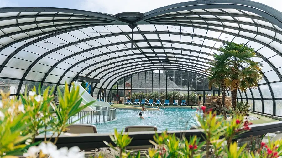 meilleur-camping-piscine-couverte-bretagne