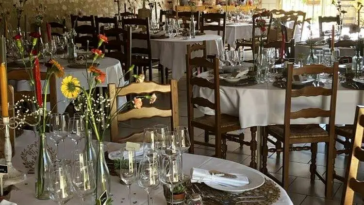 Au Pré Charmant - Réception et gîtes de groupe à Pouzay