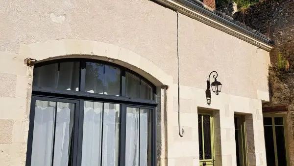 1. Le  Grand Roc Touraine gîte de Groupe 16pers près Chenonceau façade gauche