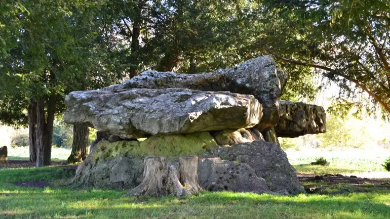 Dolmen de La Grotte aux Fées