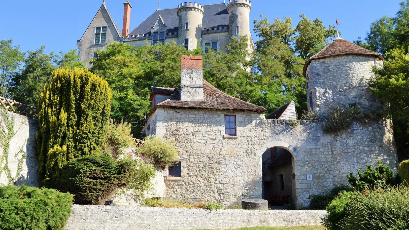 A l'Ombre de l'Abbatiale_14