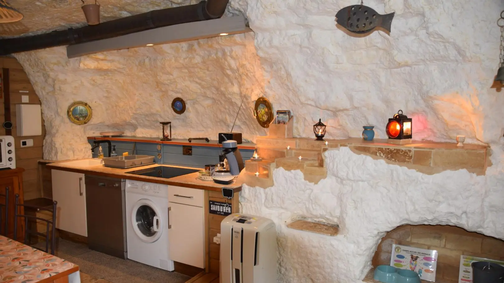 Troglo-gîte Pierre de Lumière_11
