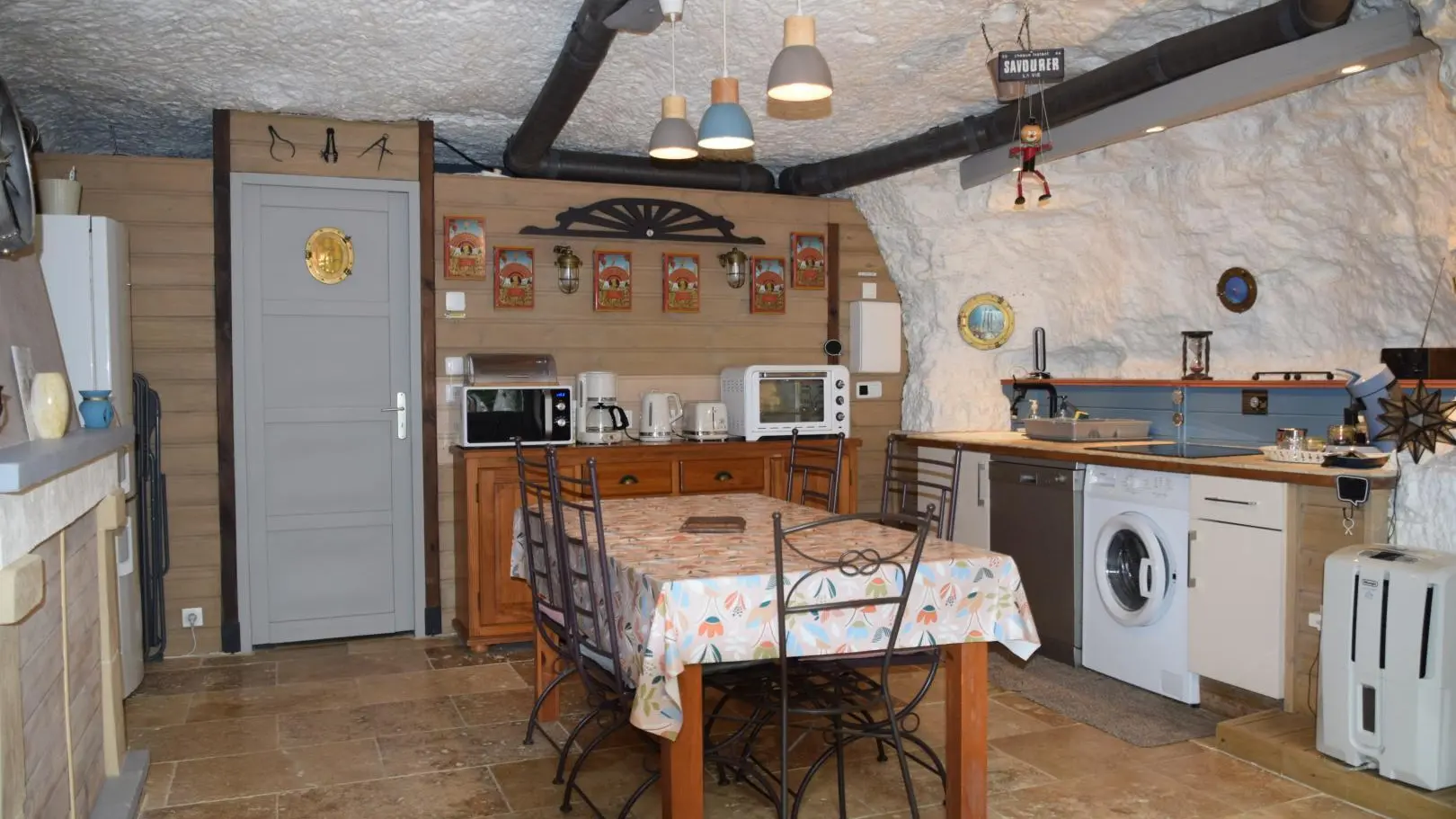 Troglo-gîte Pierre de Lumière_9