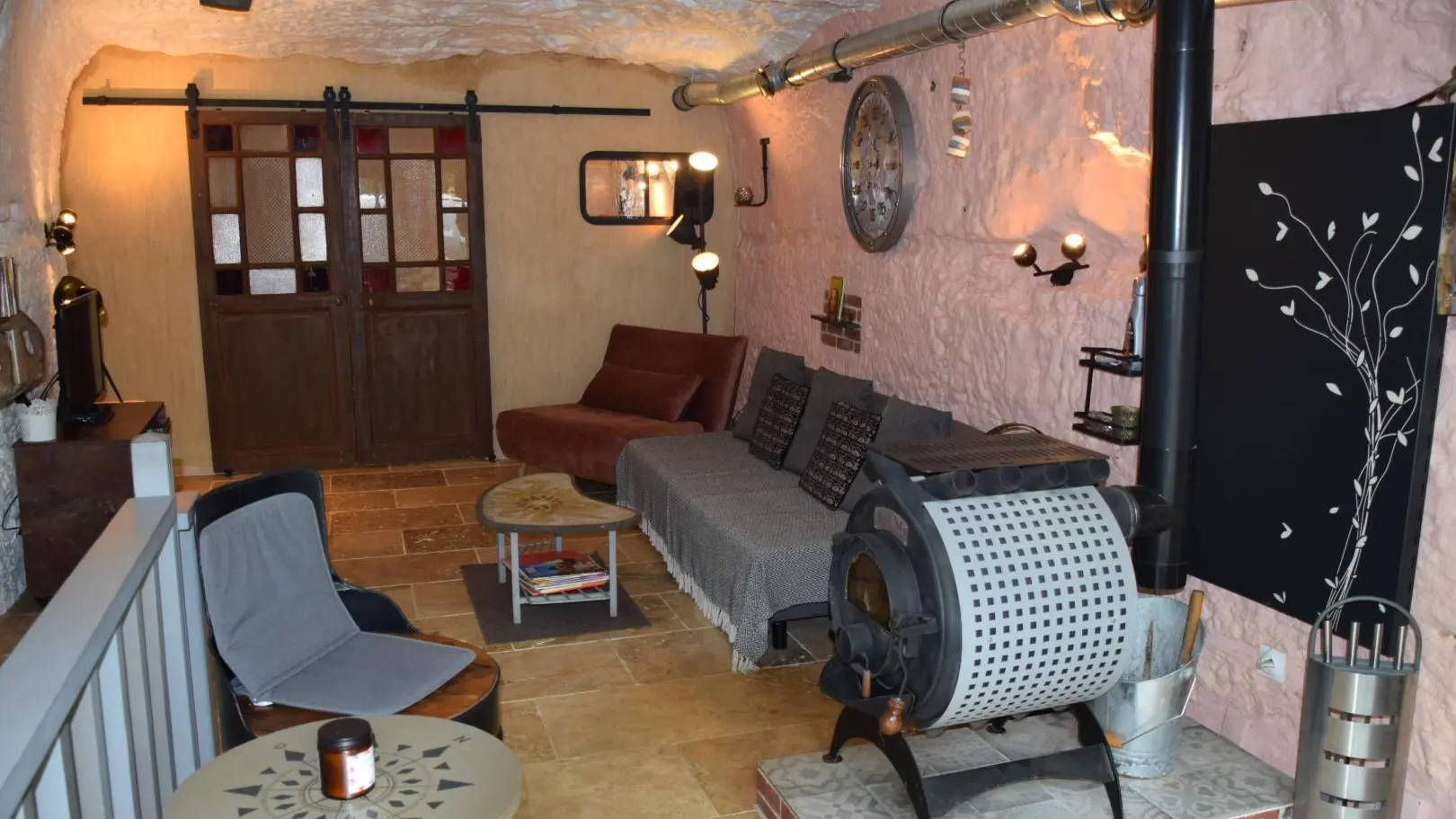 Troglo-gîte Pierre de Lumière_12