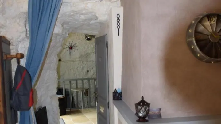 Troglo-gîte Pierre de Lumière_11