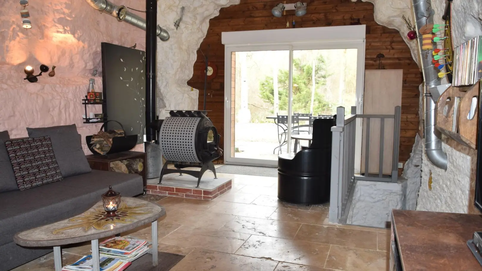 Troglo-gîte Pierre de Lumière_13