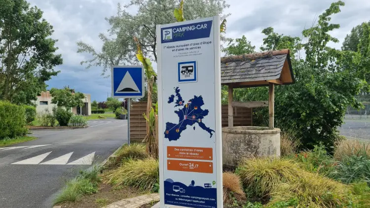 Aire Camping-Car Park de Cinq-Mars-la-Pile