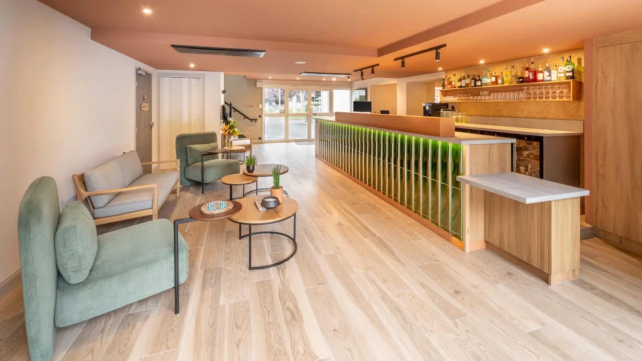 Accueil Sure Hotel by Best Western Tours Sud