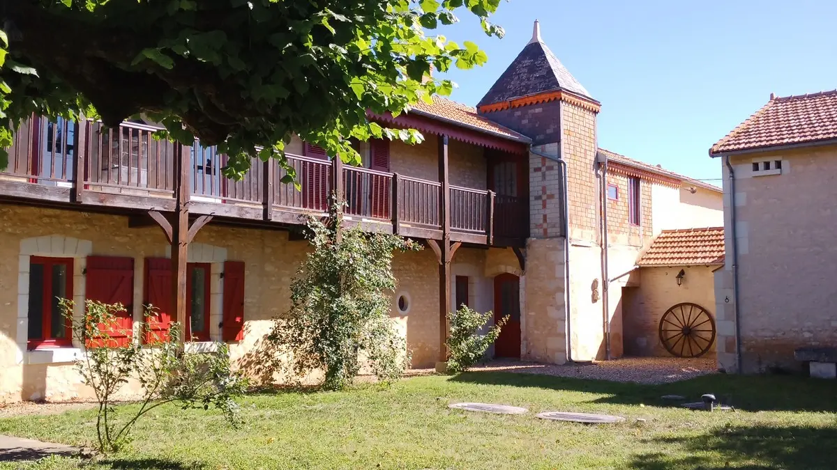 BRAYE-SOUS-FAYE-gîte  Les licornes n'y voient que du bleu (8)