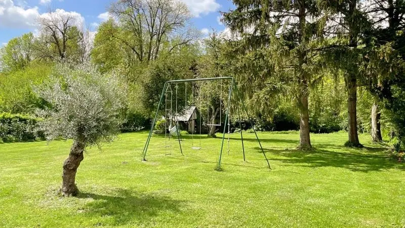 Le Domaine du Cerf -Balancoire 1
