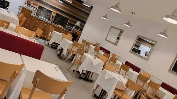 Bouillon La Fontaine - Restaurant à Monnaie