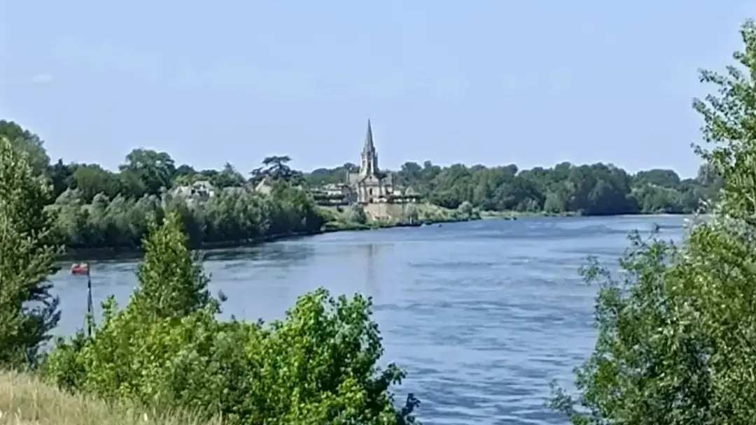 ACVL-BREHEMONT- Gîte les roses de Loire-Stab Aout 2035-Bréhèmont
