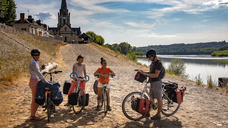 Les quais de Bréhémont. Boucle vélo n°20 : au fil de l'eau