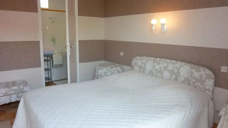 COUZIERS GITE DU CLOSET 3