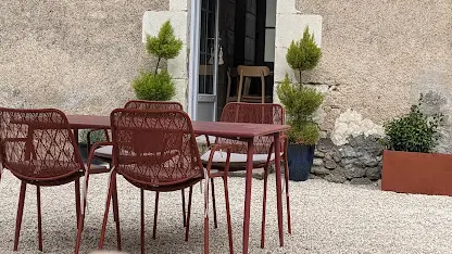 CROUZILLES-Gite-Domaine des feuillant- La petite maison (4)