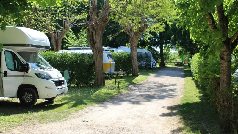 Camping la Poterie Aire de Camping-car Caravane