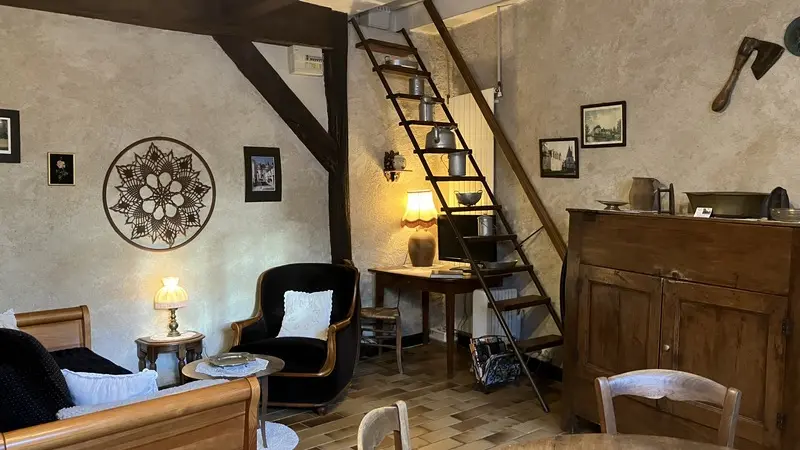 Chambre 5 (coin salon du studio)