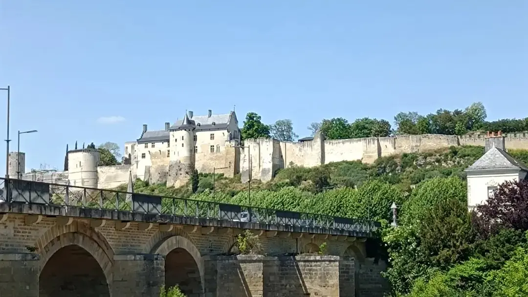 ACVL-BREHEMONT- Gîte les roses de Loire-Stab Aout 2035-Chinon Forteresse Royale