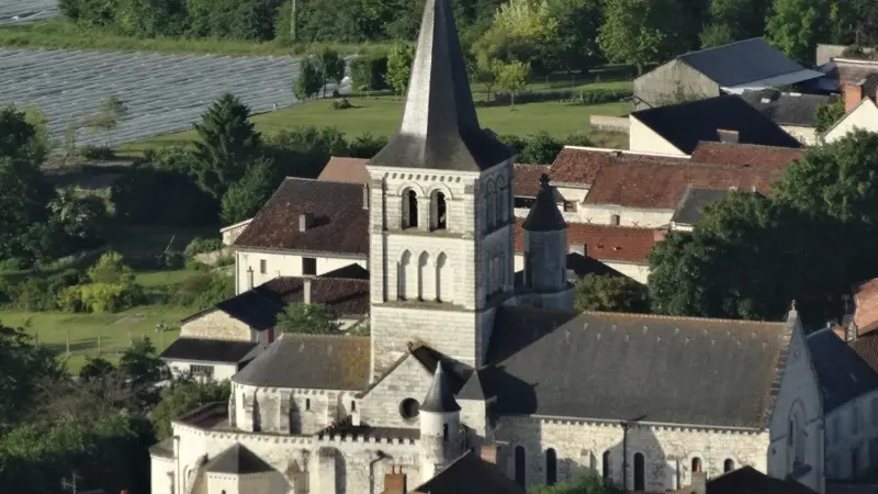 Collegiale_Faye_la_Vineuse_4