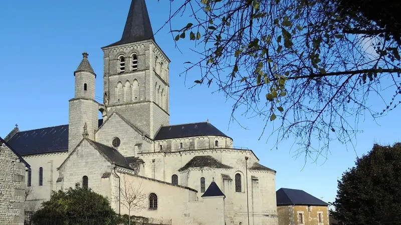 Collegiale_Faye_la_Vineuse_6