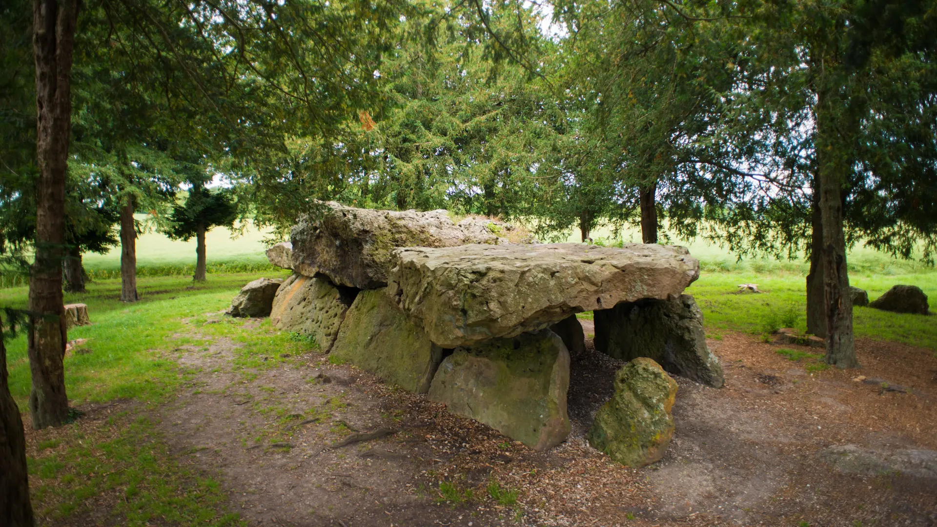 Dolmen de La Grotte aux Fées