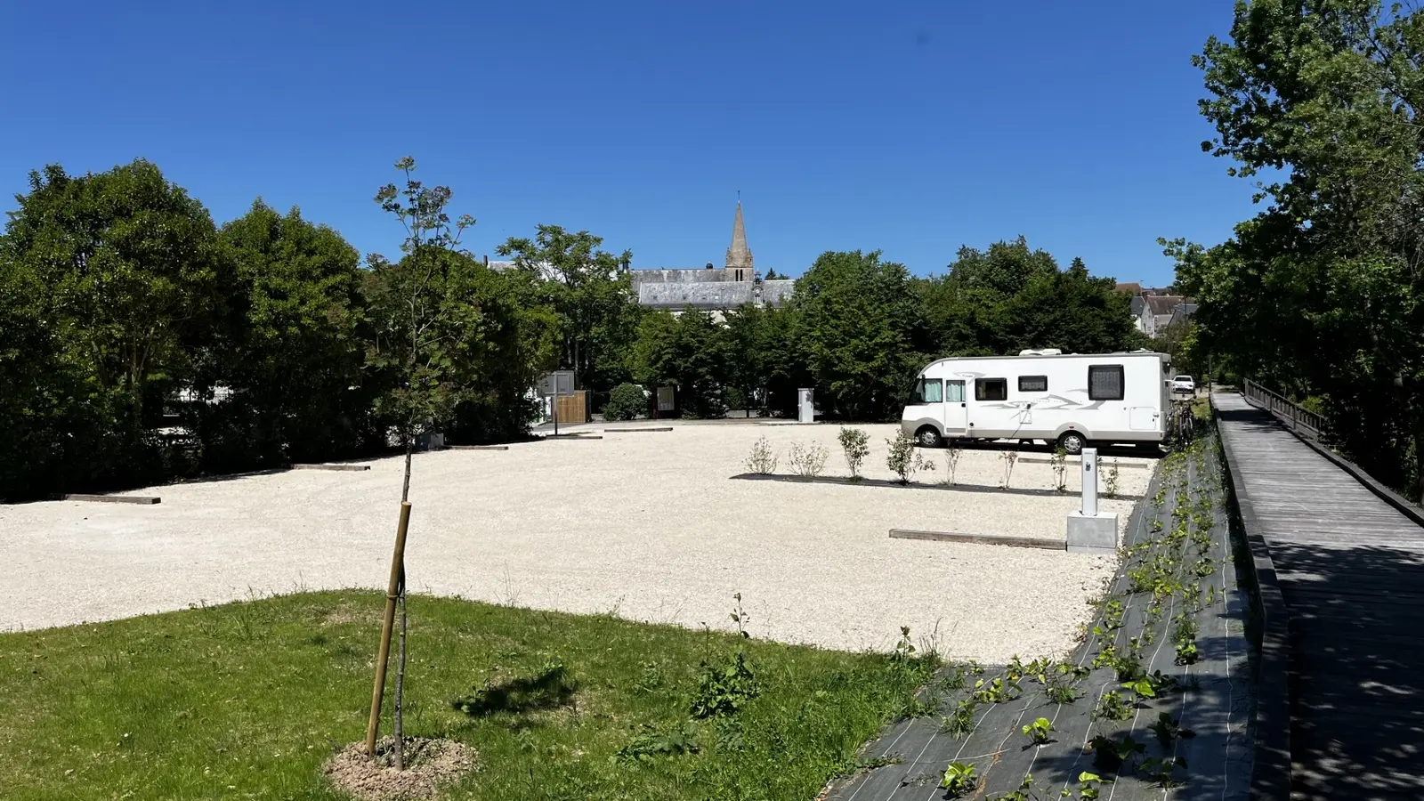 ESVRES-aire de camping-car (4)