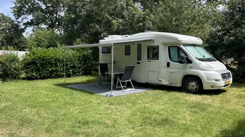 Emplacement au camping de Montlouis