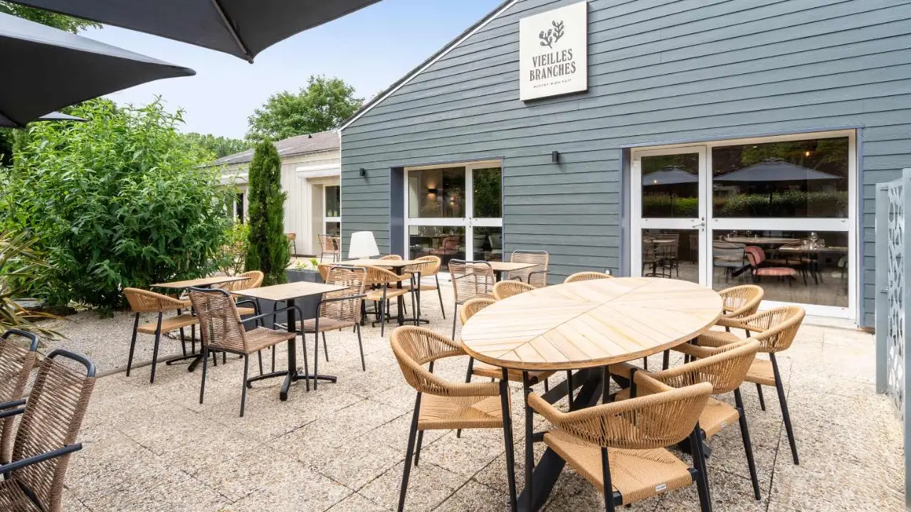 Façade restaurant Sure Hotel by Best Western Tours Sud