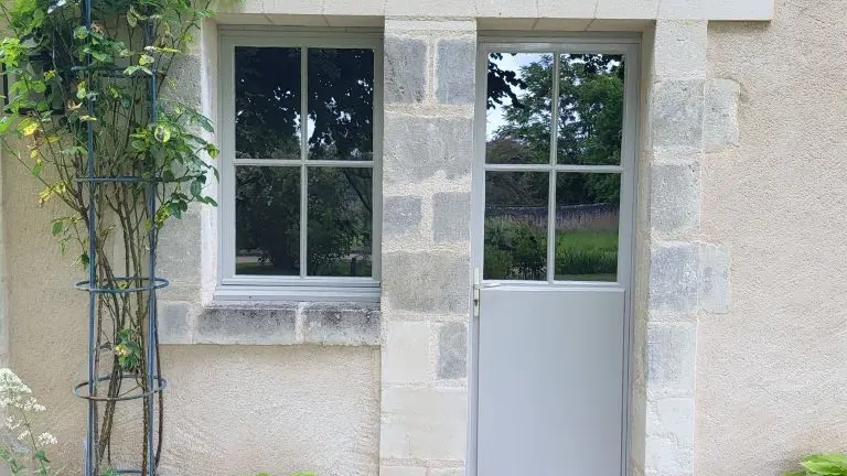 Gite 04 Façade Light
