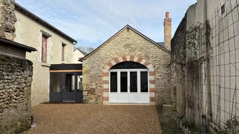 Palais Pépin le Bref garage