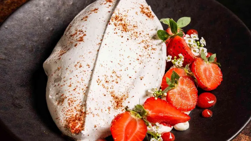 Pavlova aux fruits de saison