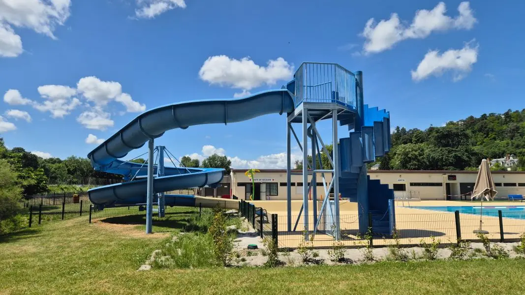 Piscine de Vouvray toboggan