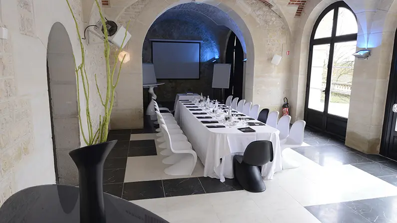 Reunion Giacometti Art Hôtel - Rochecorbon