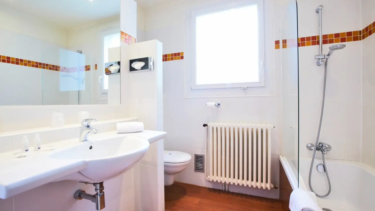 Hotel Kyriad Tours Centre