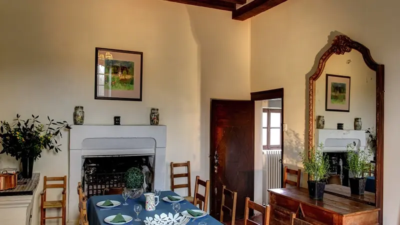 Salle_à_manger_les_ateliers_la_chartreue_du_liget_chemillé_sur_indrois_loches_val_de_loire