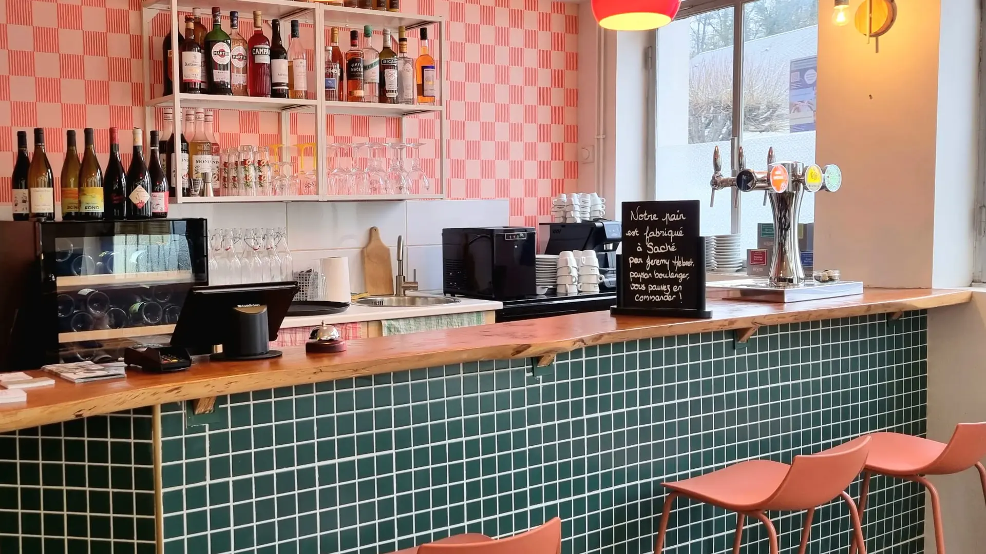 Pa.ta.tra - Restaurant à Villaines-les-Rochers - Côté bar