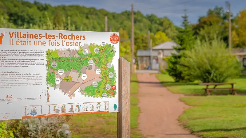 Entre osier et troglos : randonnée de Villaines-les-Rochers.
