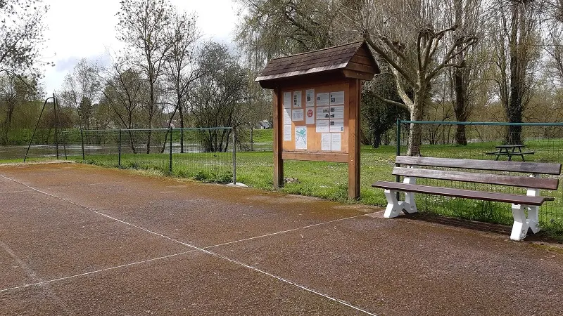 Aire de camping-car - Stationnement & services - Reignac-sur-Indre